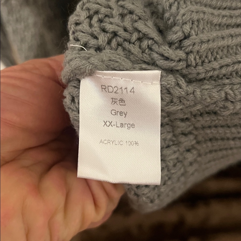 Grey Cable-Knit Sweater - Picture 5 of 6